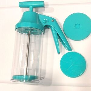 Pampered Chef Bakers Cake Batter Mixer & Dispenser Baking Cakes Pancakes